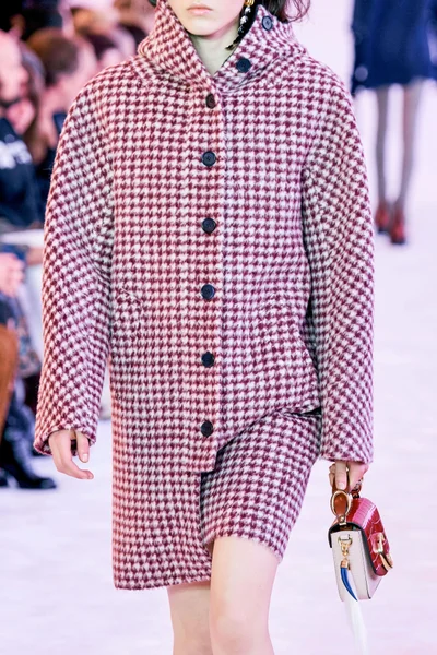 Look 65